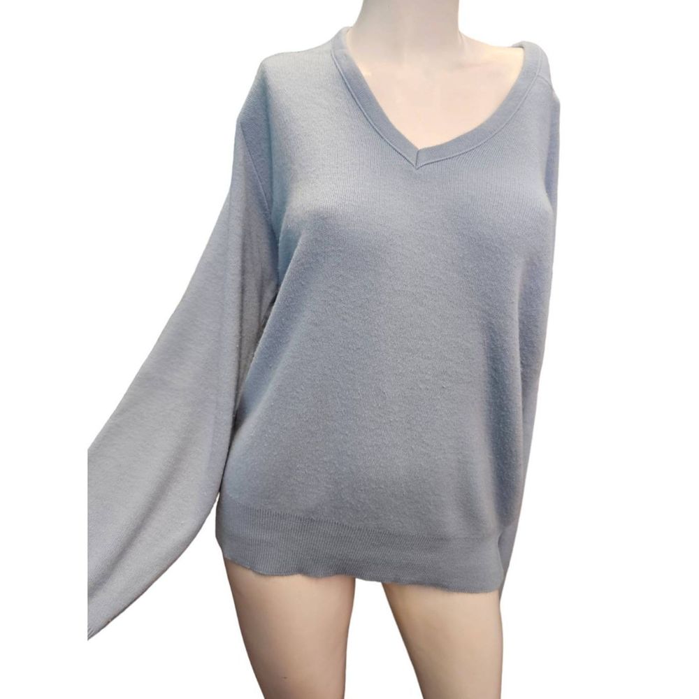 L.L. Bean Blue V Neck Pullover Sweater Size Large